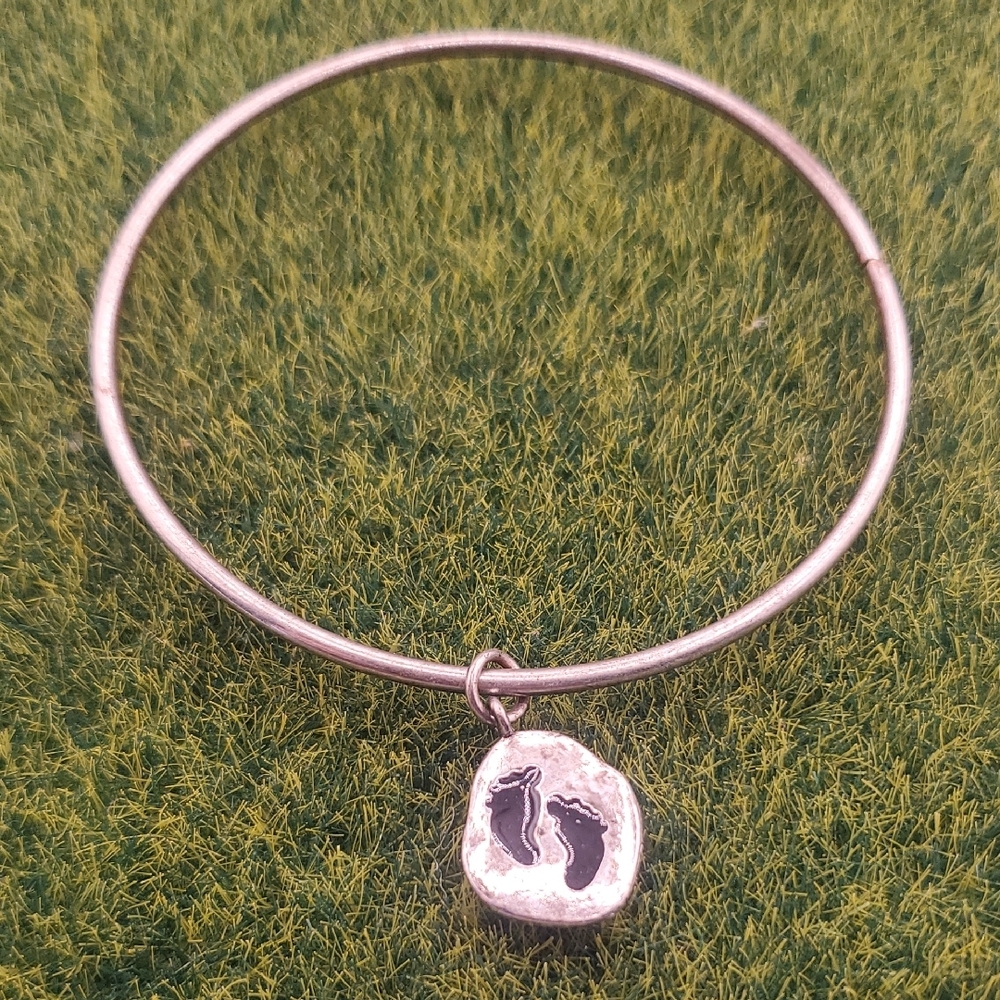 Silver Tone Bangle Bracelet with Footprint Charm B3335